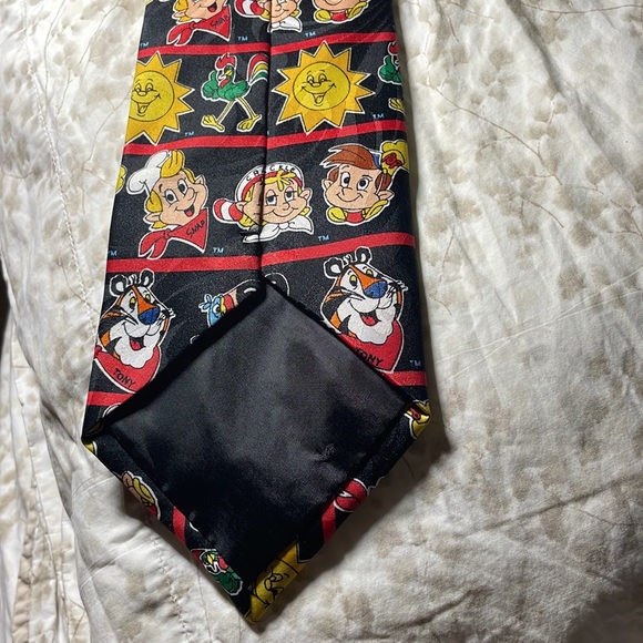 Vintage Kellogs Cereal Heros Neck Tie circa 1997. Rare find excellent condition - Picture 3 of 5